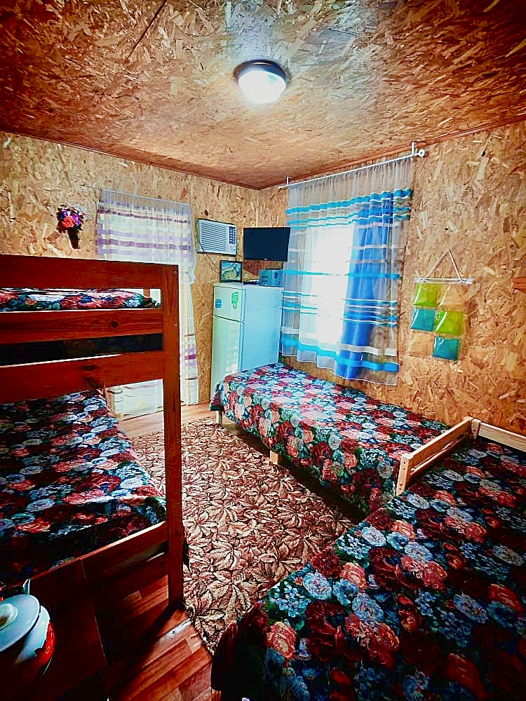 🔹Двор1.  Люкс Четырехместный номер с раздельными кроватями со своим двориком